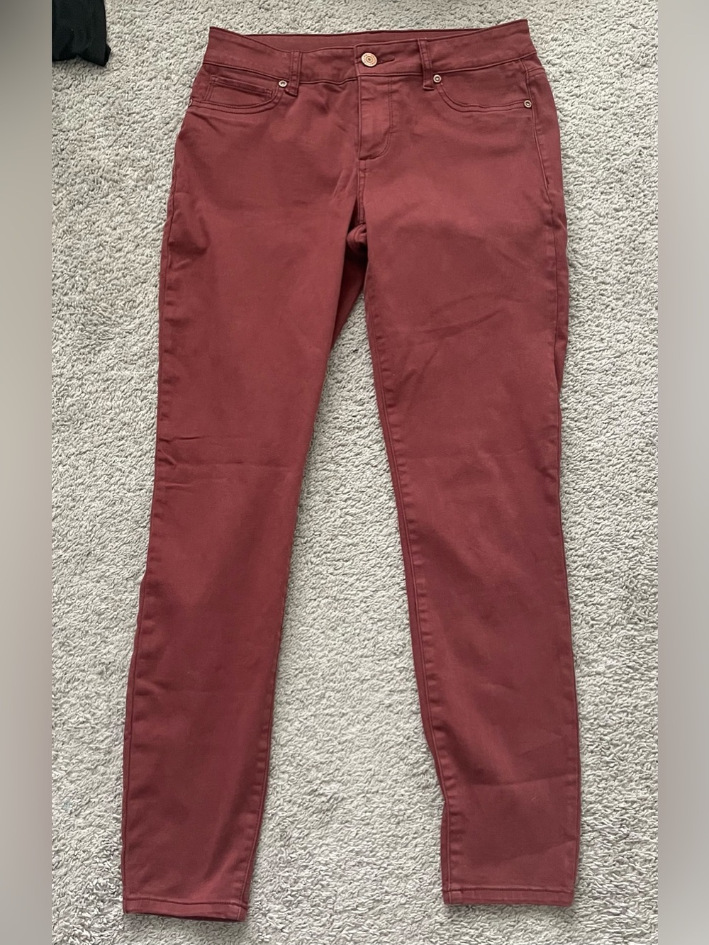 Maurices Maroon Skinny Pants - Women's Size Medium Regular (8/10)